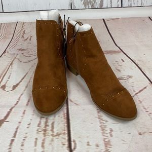 Liz Claiborne ankle boots